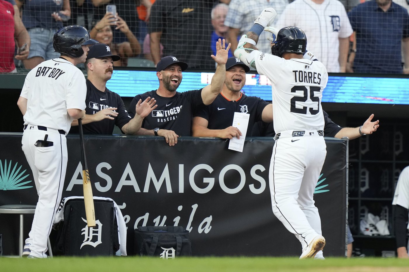 Tigers hit 3 homers in a six-run fifth inning and rout the Diamondbacks 12-2 | iNFOnews.ca Tigers hit 3 homers in a six-run fifth inning and rout the Diamondbacks 12-2 | iNFOnews.ca