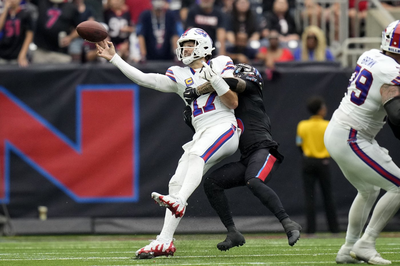 Allen takes blame after comeback attempt falls short in Buffalo's 23-20 loss to Houston | iNFOnews.ca