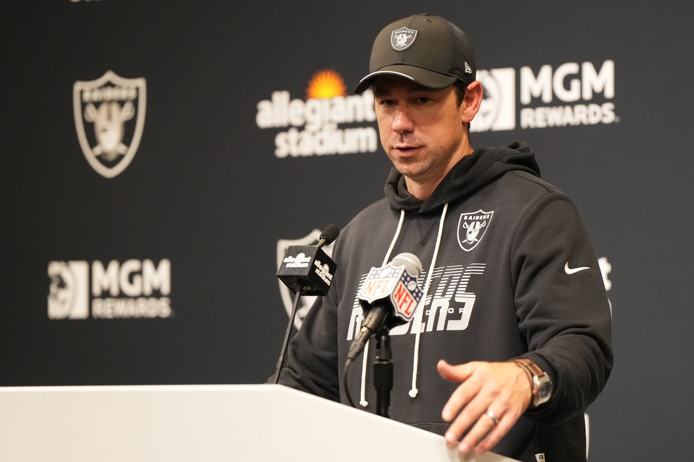 Klint Kubiak shows confidence in his Raiders by predicting victory at halftime of loss to Chiefs | iNFOnews.ca Klint Kubiak shows confidence in his Raiders by predicting victory at halftime of loss to Chiefs | iNFOnews.ca