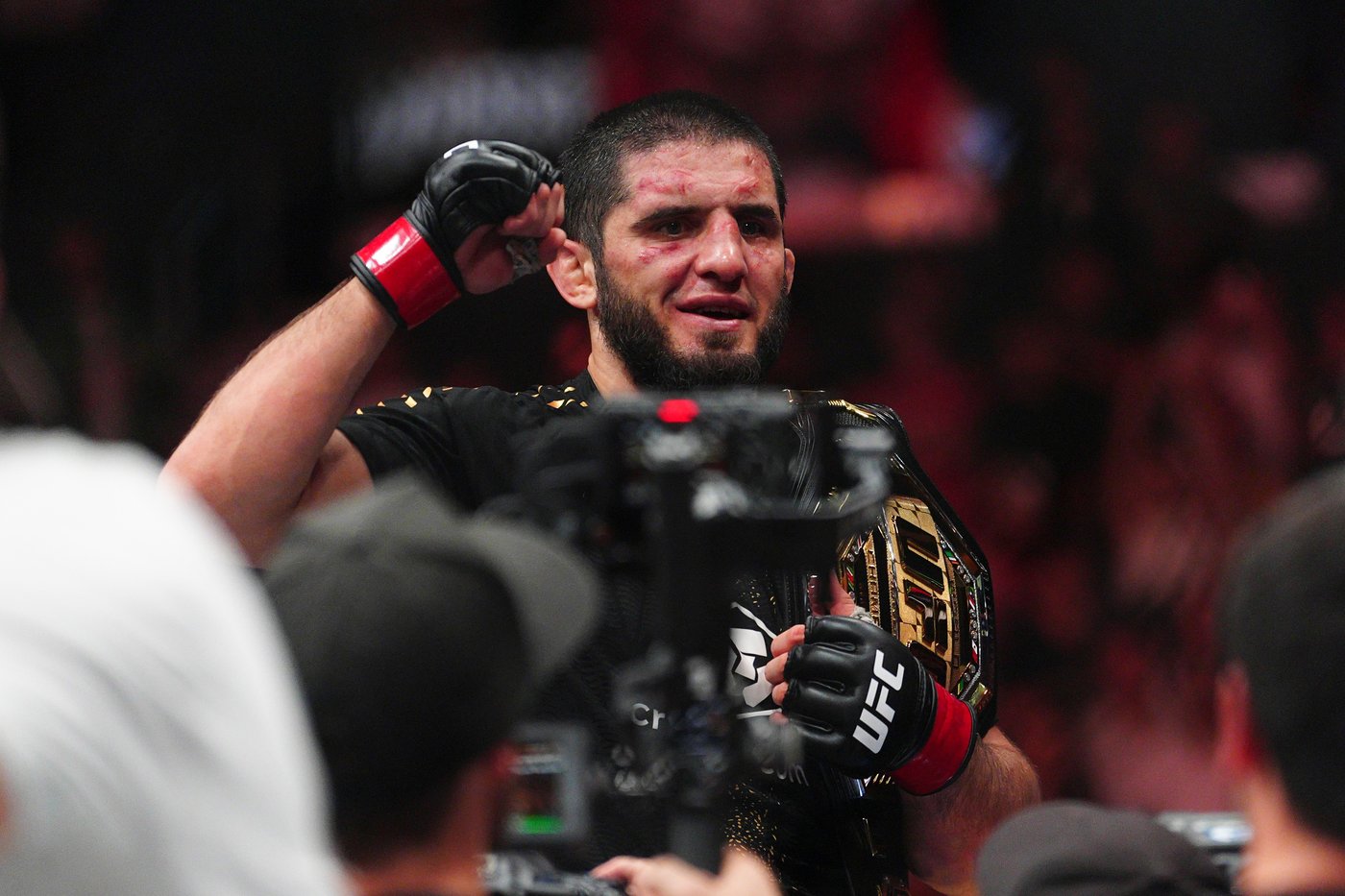Make it 17 straight! Makhachev sets UFC record for consecutive wins in welterweight title defense | iNFOnews.ca
