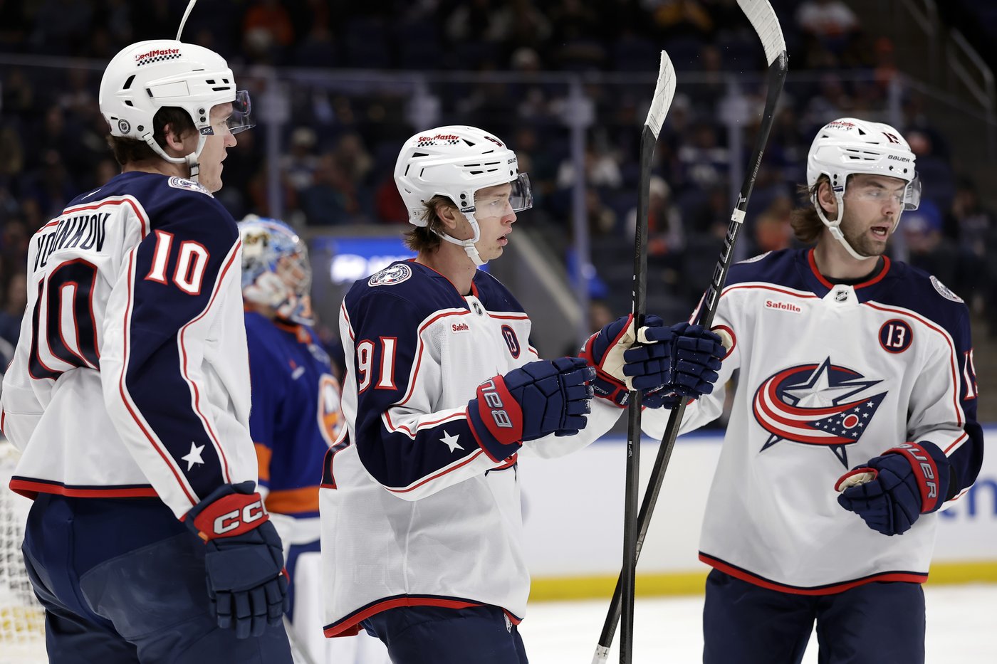 Horvat scores twice, Islanders beat Blue Jackets 3-1 | iNFOnews.ca