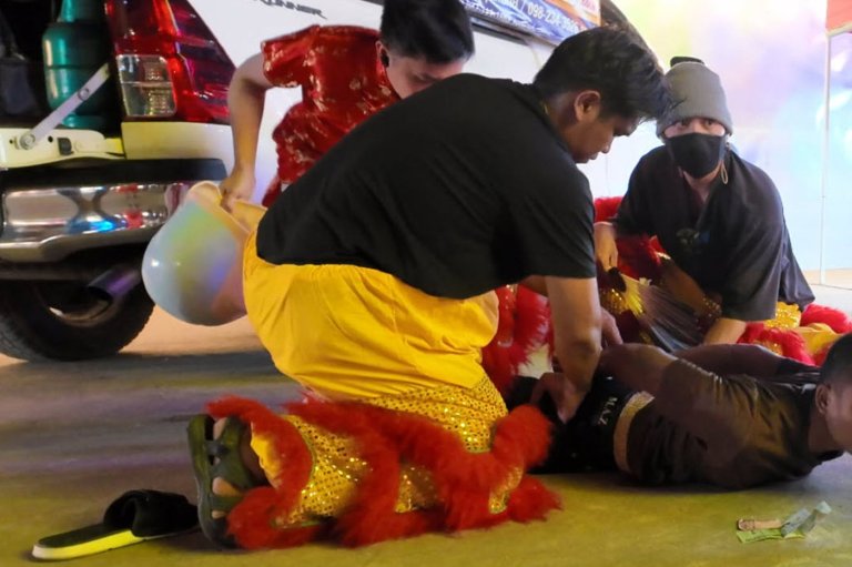Thai police go undercover as lion dancers to nab a serial burglar | iNFOnews.ca
