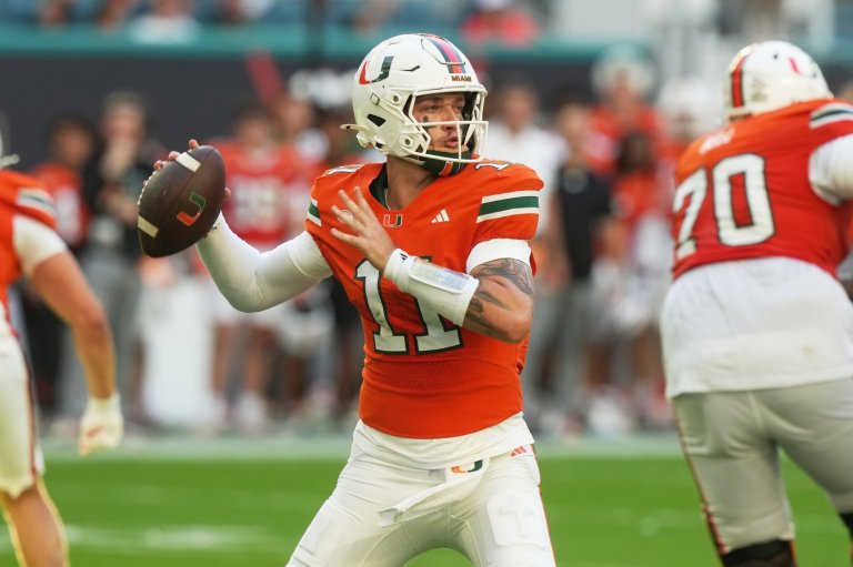 Carson Beck catches a TD pass, tops 10,000-yard milestone as No. 18 Miami rolls past Syracuse 38-10 | iNFOnews.ca
