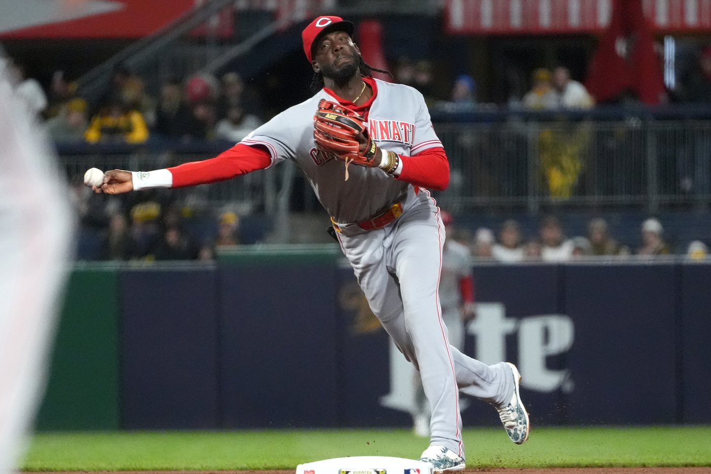 Davis homers twice, Keller works 7 strong innings as the Pirates beat Central-leading Reds 9-1 | iNFOnews.ca