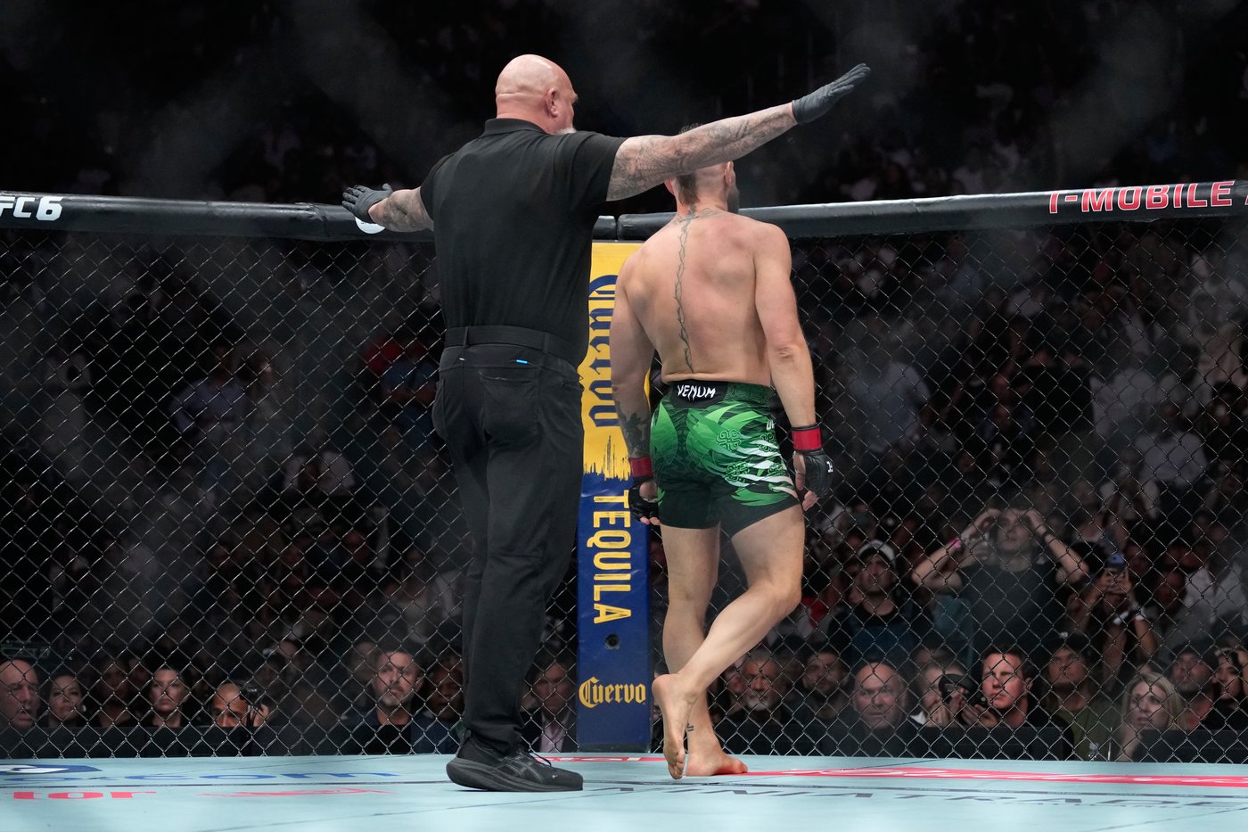 McGregor outlines plan for surgery, rehab and another fight following knee injury against Holloway | iNFOnews.ca McGregor outlines plan for surgery, rehab and another fight following knee injury against Holloway | iNFOnews.ca