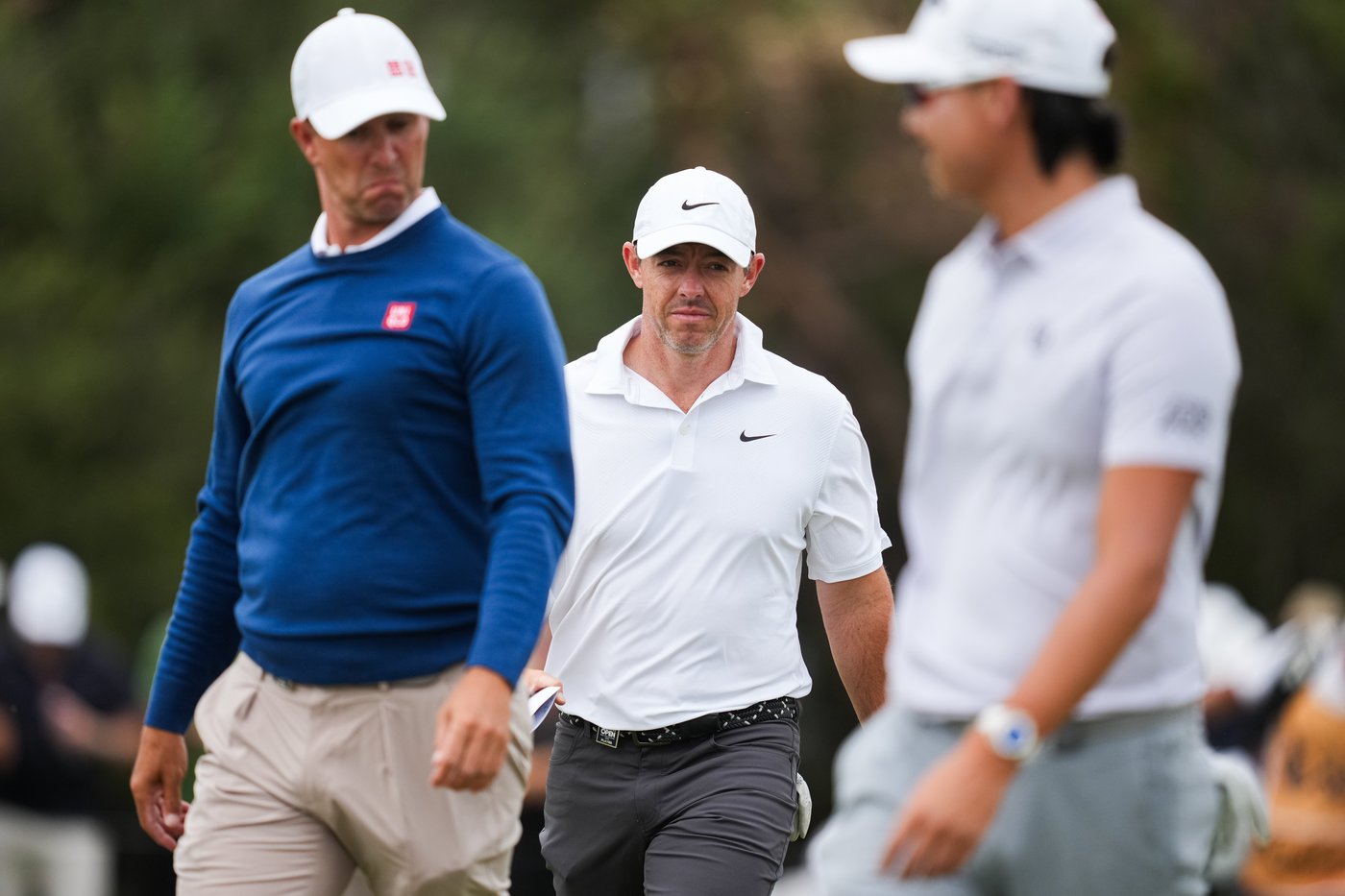 Rory McIlroy's late birdie burst means he'll be playing on the weekend at the Australian Open | iNFOnews.ca