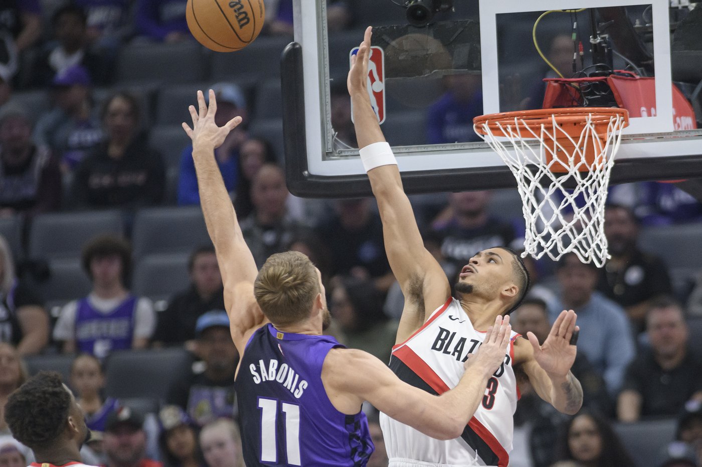 De'Aaron Fox scores 24 points, surpasses 10,000 for career as Kings beat Trail Blazers 111-98 | iNFOnews.ca De'Aaron Fox scores 24 points, surpasses 10,000 for career as Kings beat Trail Blazers 111-98 | iNFOnews.ca