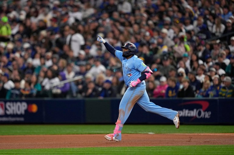 Guerrero, Springer sparks Blue Jays, who hit 5HRs and cut Mariners ALCS lead to 2-1 with 13-4 rout | iNFOnews.ca