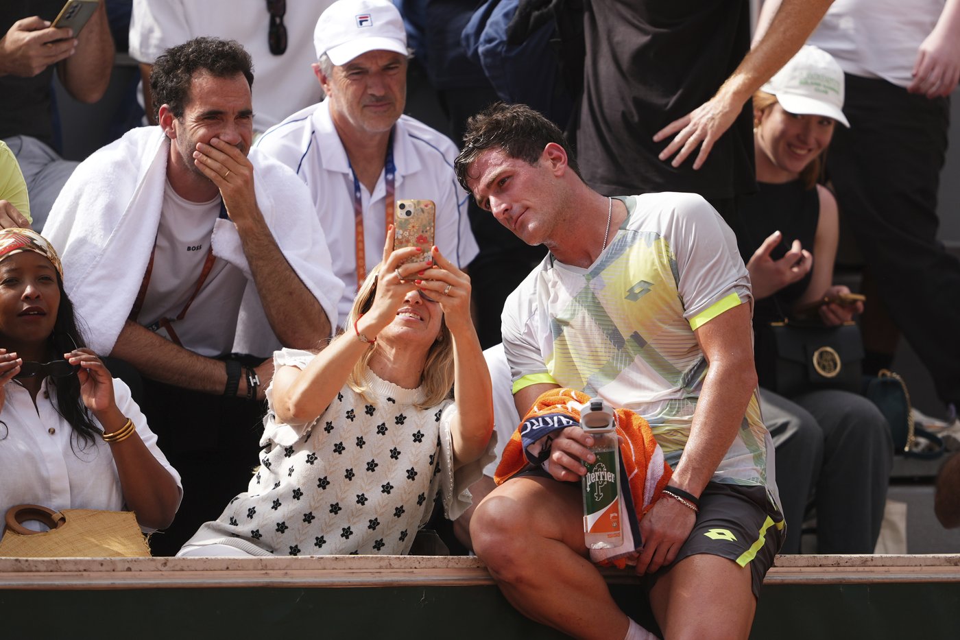 PHOTO COLLECTION: French Open Tennis Spectators | iNFOnews.ca