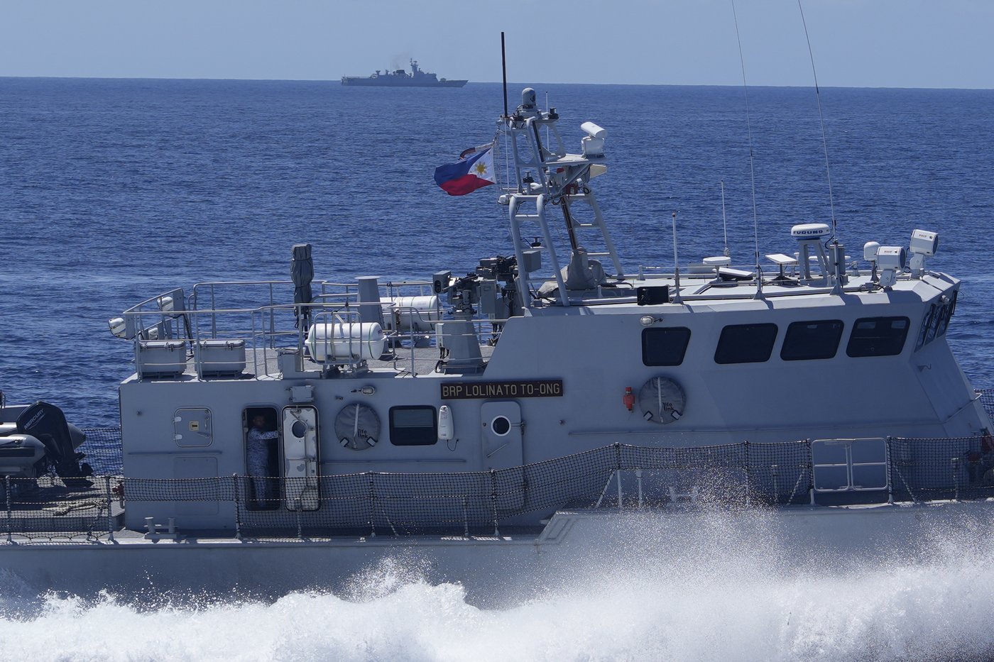 Philippine forces retake an island in mock combat as China's navy watches | iNFOnews.ca Philippine forces retake an island in mock combat as China's navy watches | iNFOnews.ca