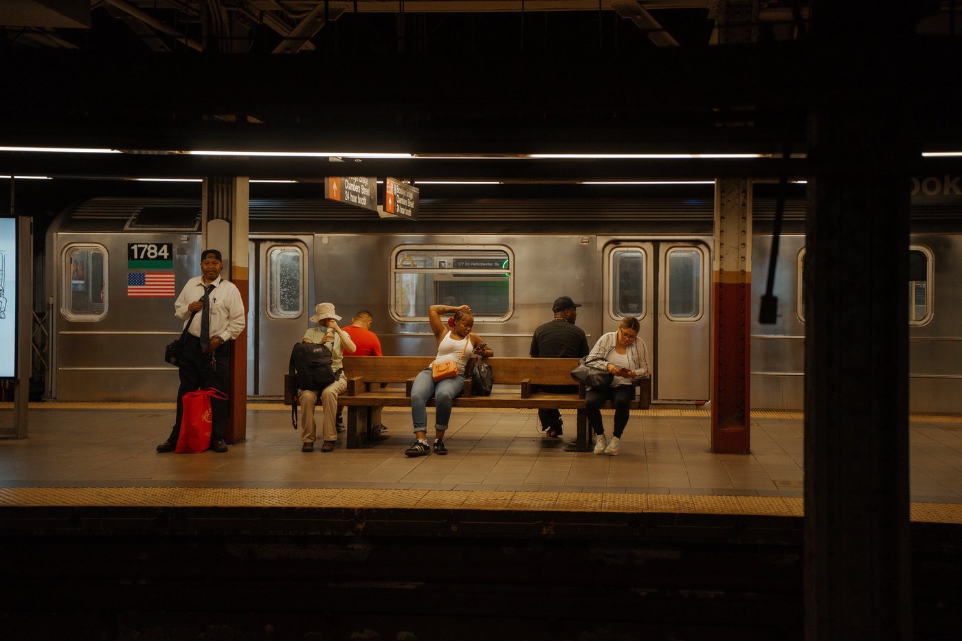 Taking to social media to complain about hot subway rides? You're not alone, study says | iNFOnews.ca Taking to social media to complain about hot subway rides? You're not alone, study says | iNFOnews.ca