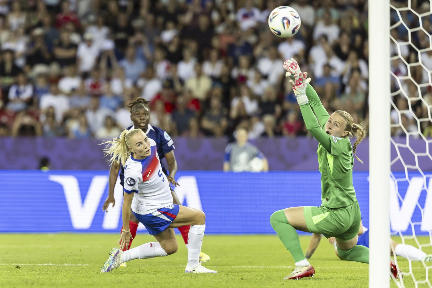 England becomes first reigning champion to lose a Women's Euro opener | iNFOnews.ca England becomes first reigning champion to lose a Women's Euro opener | iNFOnews.ca