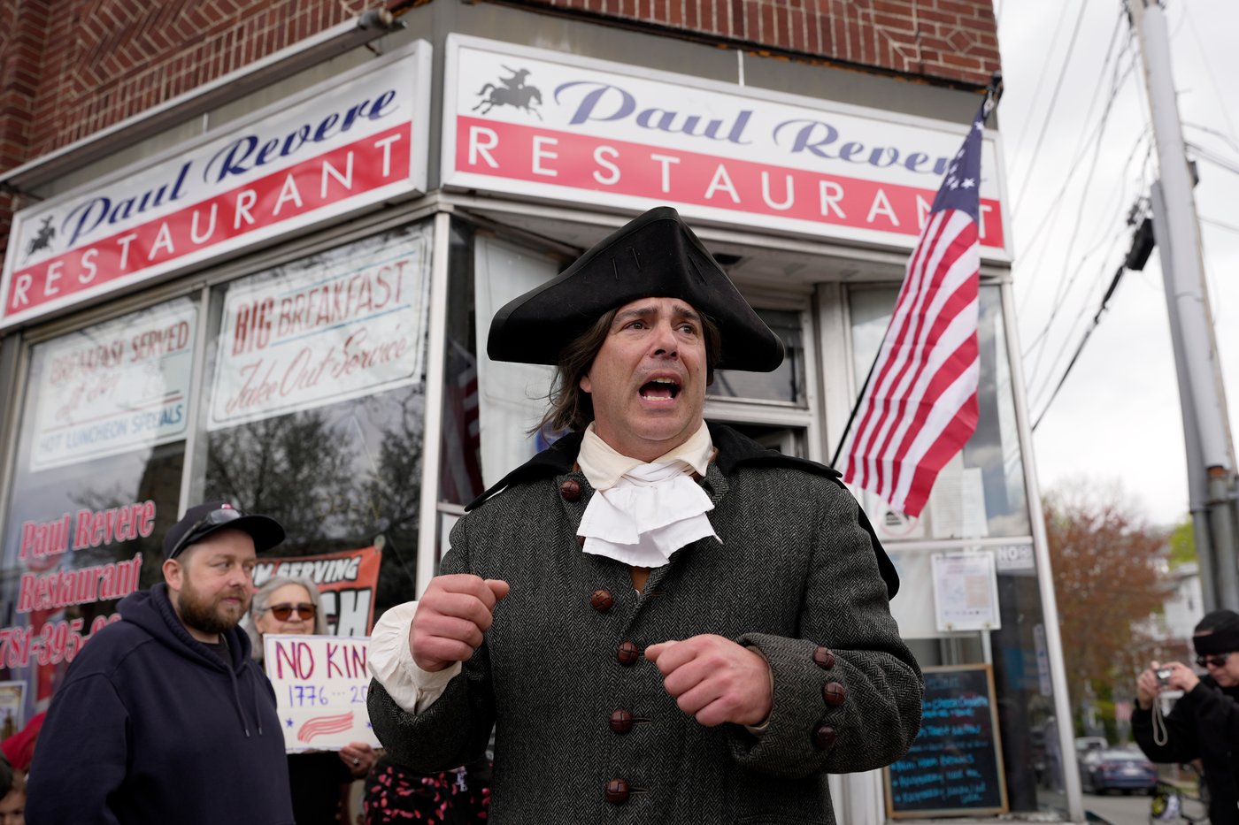 Paul Revere’s midnight ride unfolds in broad daylight - with a police escort | iNFOnews.ca