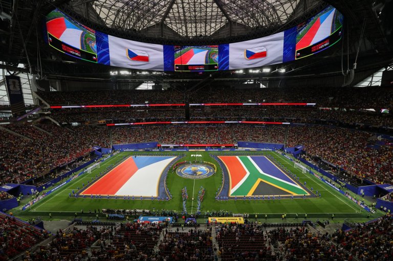 Mexico and South Korea play for group lead and other World Cup Day 8 highlights, in photos | iNFOnews.ca