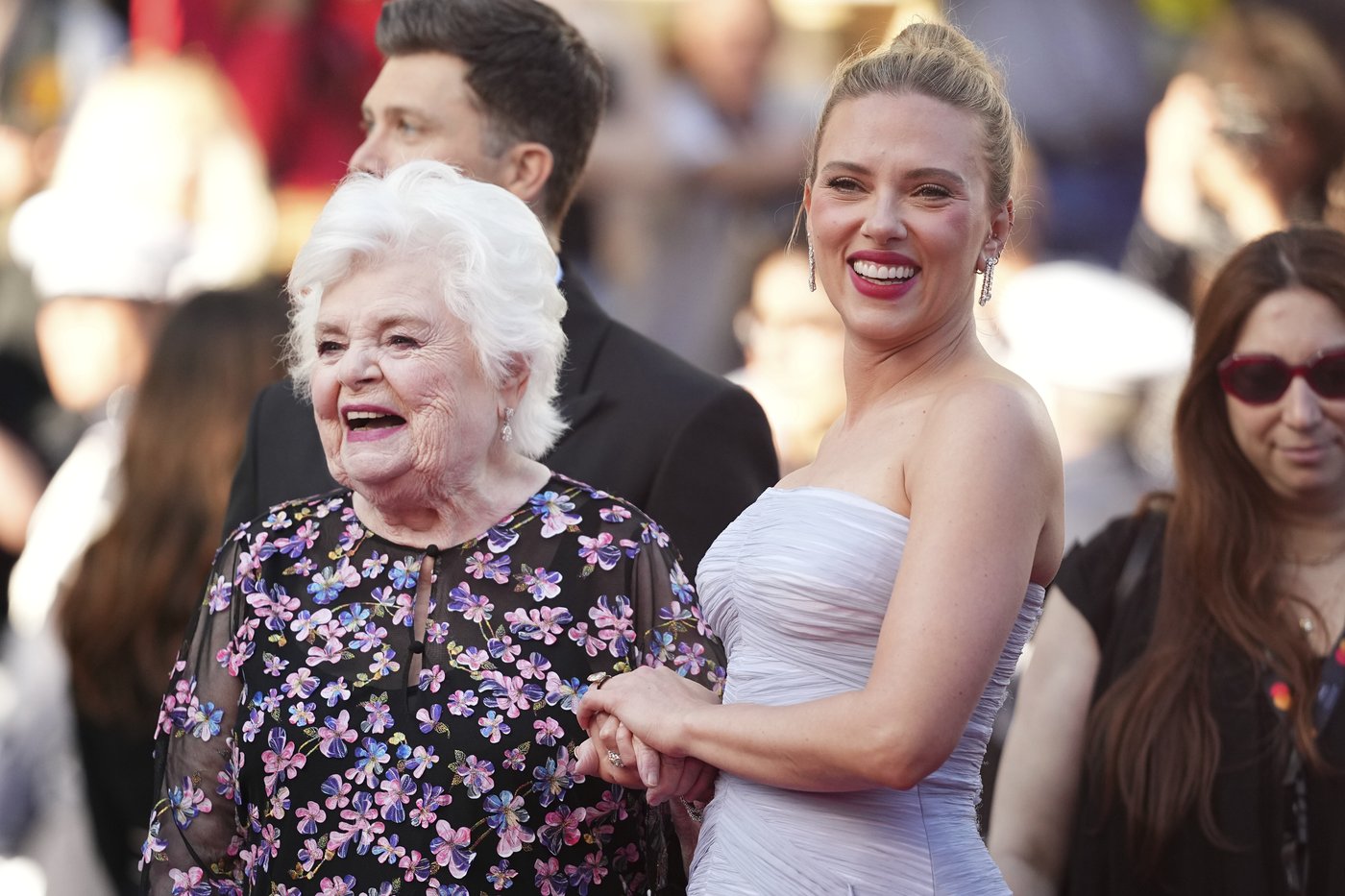 Scarlett Johansson debuts as a director in Cannes with a comic tale of grief and empathy | iNFOnews.ca Scarlett Johansson debuts as a director in Cannes with a comic tale of grief and empathy | iNFOnews.ca
