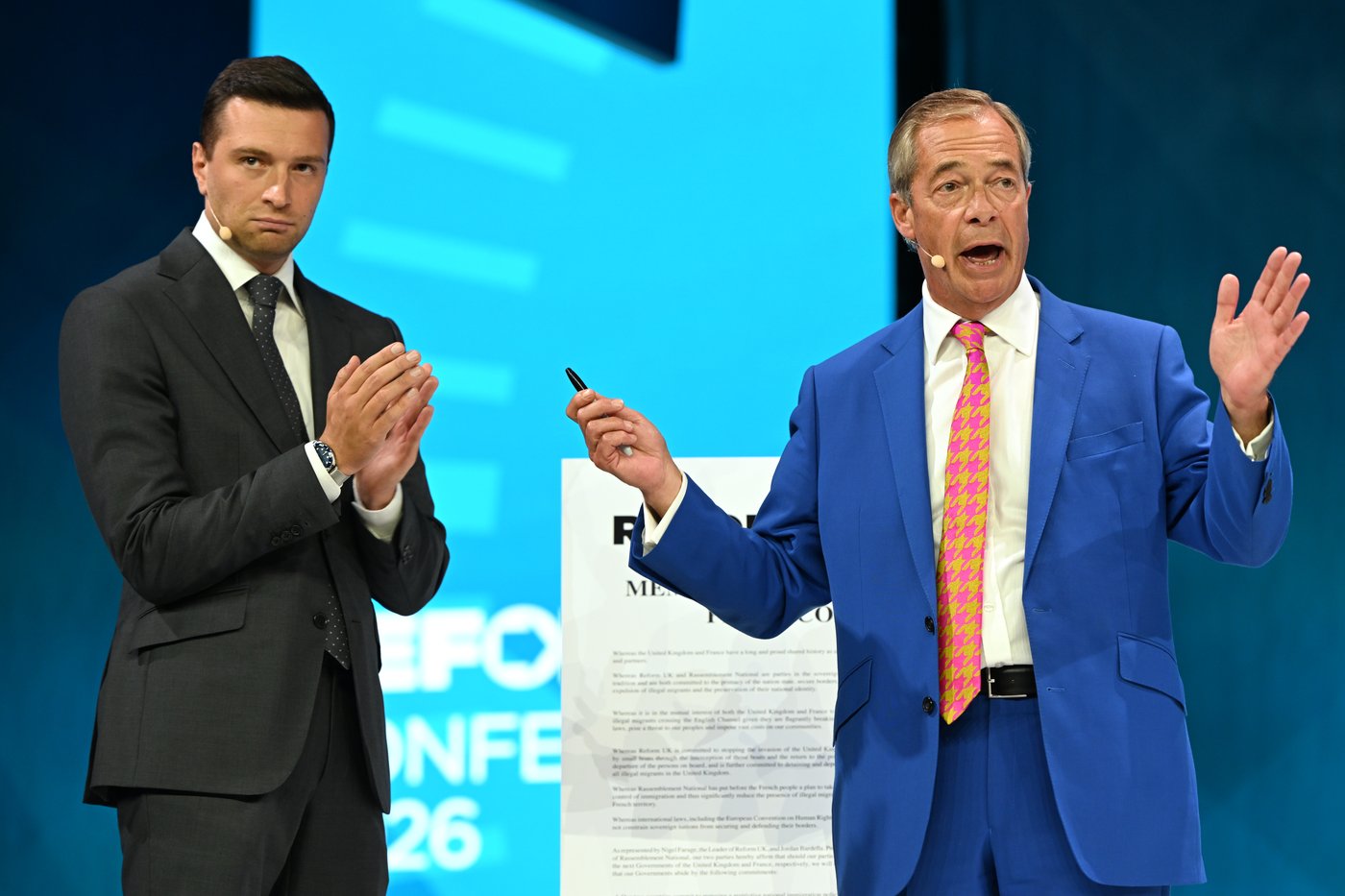 Nigel Farage's party suspends top officials after undercover sting makes foreign funding claims | iNFOnews.ca Nigel Farage's party suspends top officials after undercover sting makes foreign funding claims | iNFOnews.ca