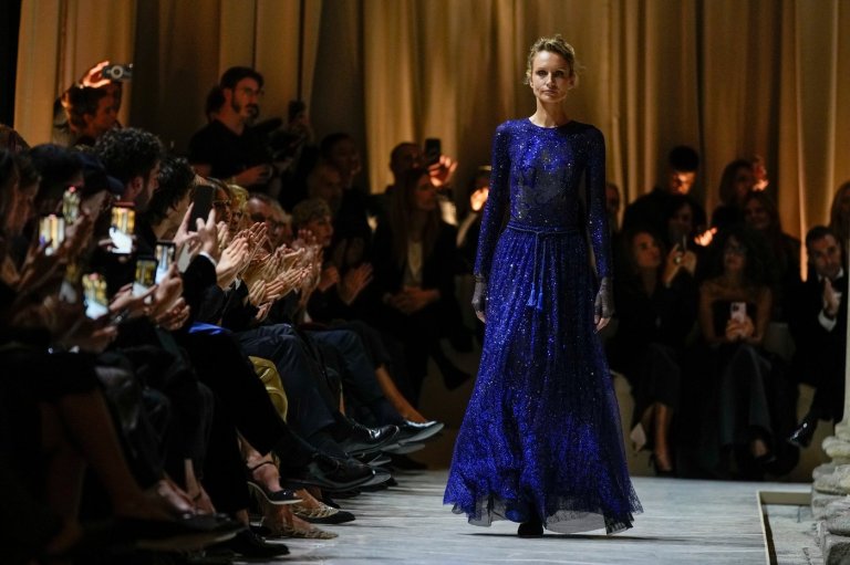 Armani's last collection shown in solemn runway show with Richard Gere, Lauren Hutton in 1st row | iNFOnews.ca