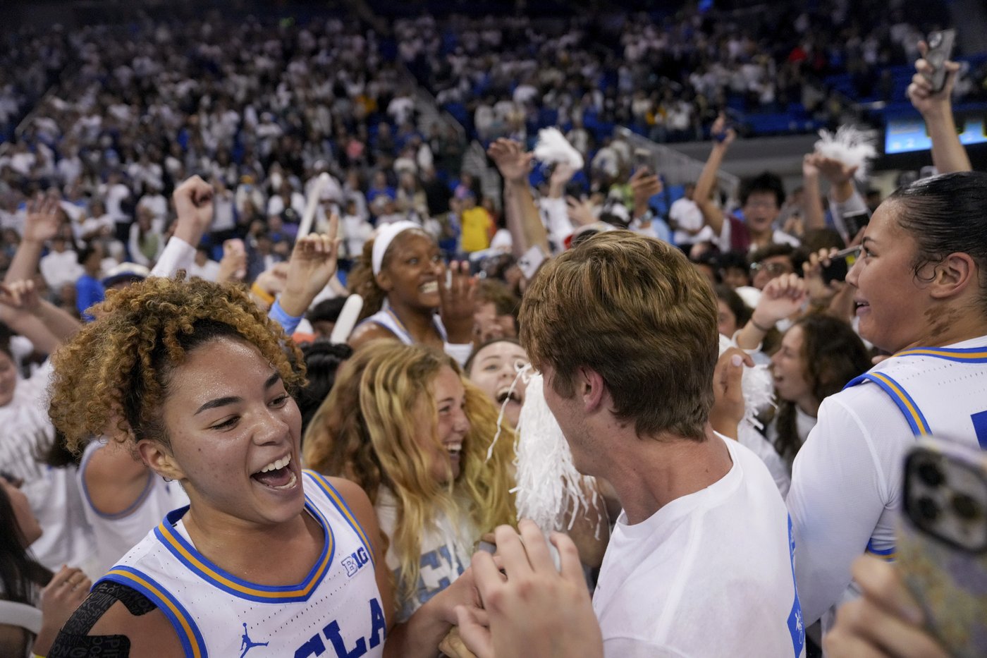 UCLA women looking for more after upsetting South Carolina. First win over No. 1 team in 21 tries | iNFOnews.ca UCLA women looking for more after upsetting South Carolina. First win over No. 1 team in 21 tries | iNFOnews.ca