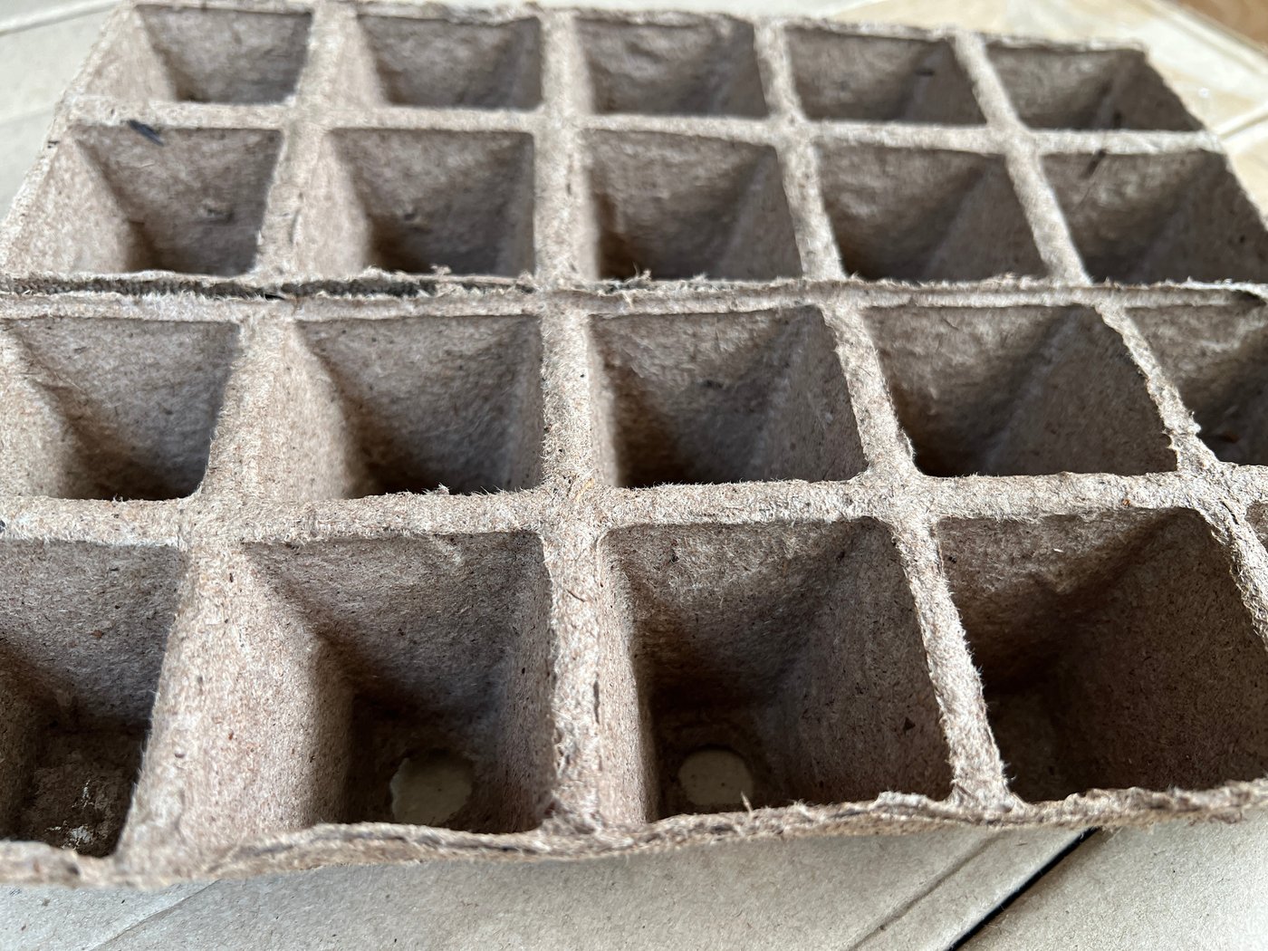 Plastic garden gear can add microplastics to the soil. Here are some alternatives | iNFOnews.ca