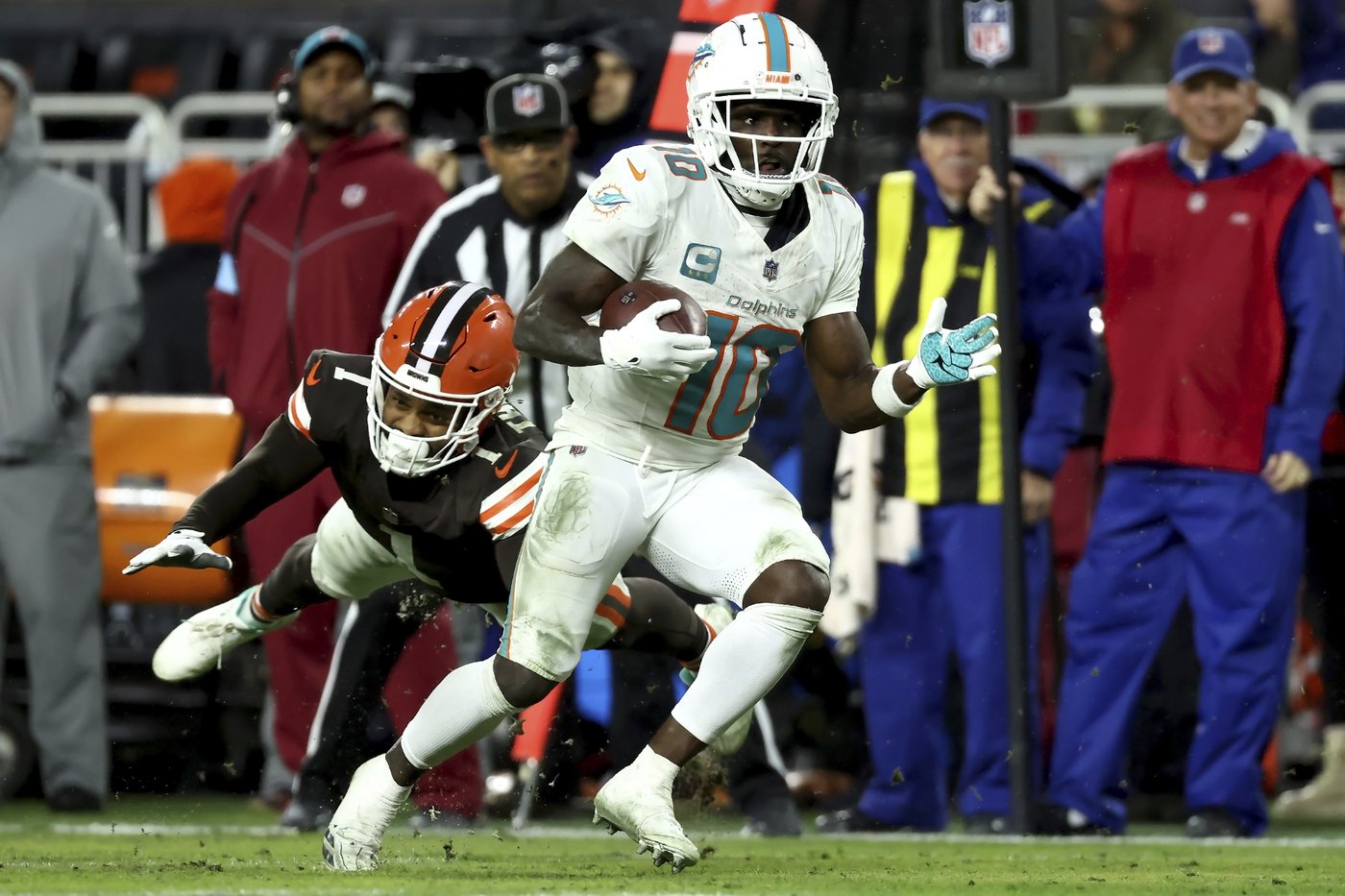 Dolphins' Tyreek Hill says he wants to stay in Miami and regrets comments made after season finale | iNFOnews.ca Dolphins' Tyreek Hill says he wants to stay in Miami and regrets comments made after season finale | iNFOnews.ca