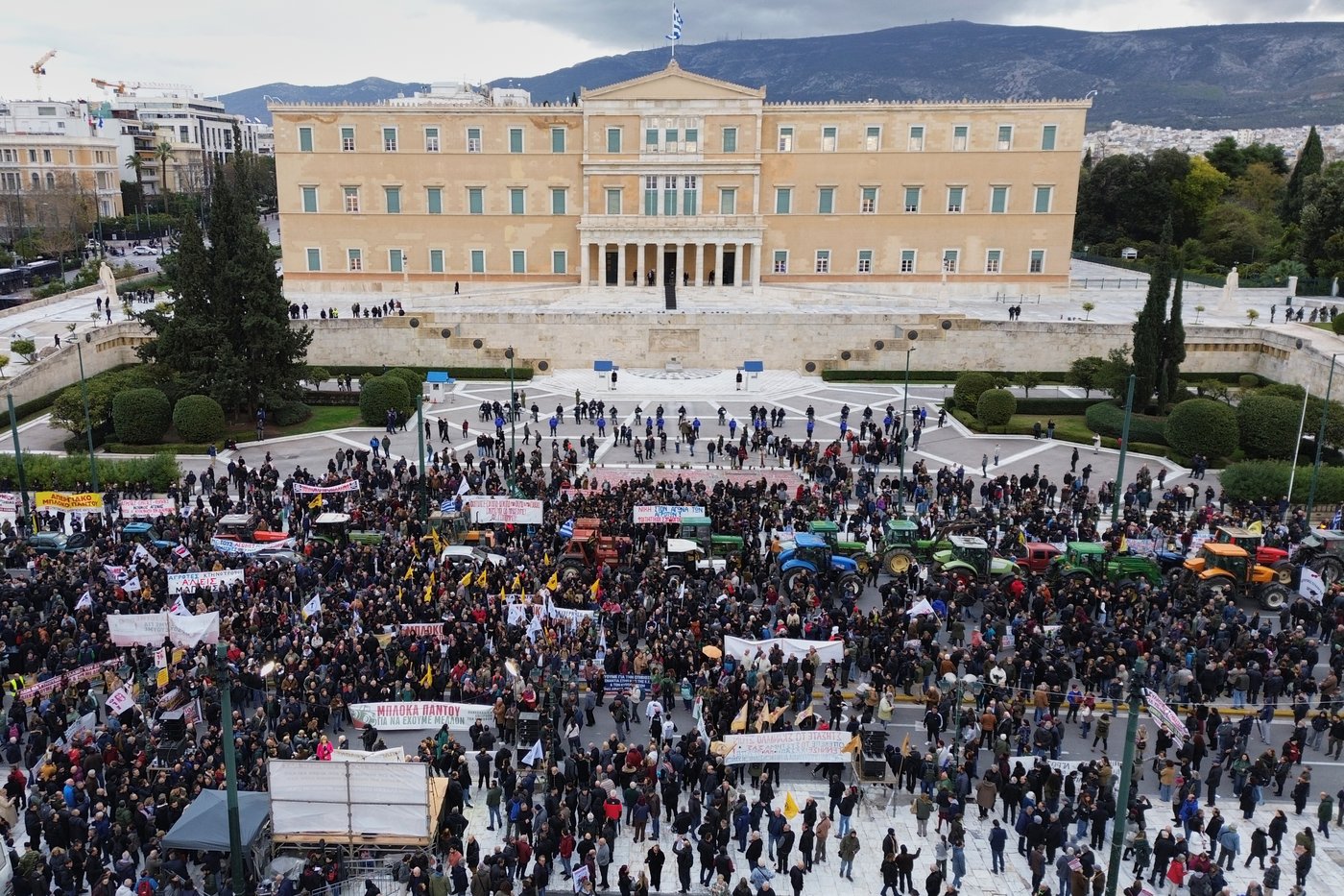 Angry Greek farmers converge on parliament with tractors in overnight protest rally | iNFOnews.ca Angry Greek farmers converge on parliament with tractors in overnight protest rally | iNFOnews.ca