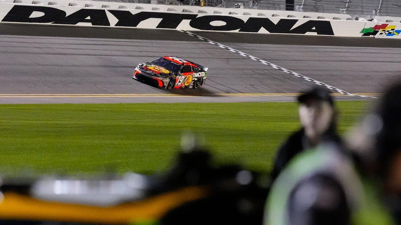 Could a trade deadline enliven the NASCAR season? Plenty of moving parts work against driver swaps | iNFOnews.ca Could a trade deadline enliven the NASCAR season? Plenty of moving parts work against driver swaps | iNFOnews.ca