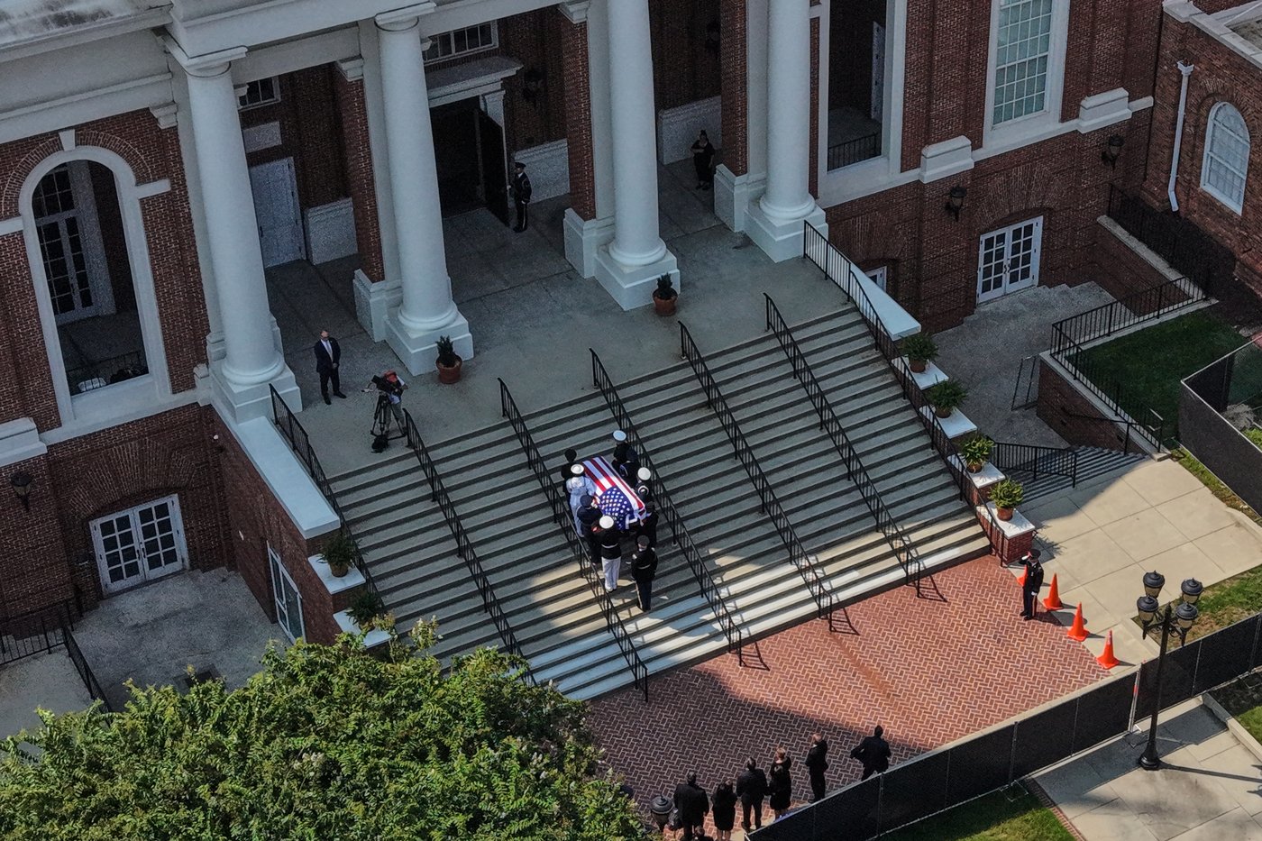 Lindsey Graham returns home one last time for his funeral in South Carolina | iNFOnews.ca