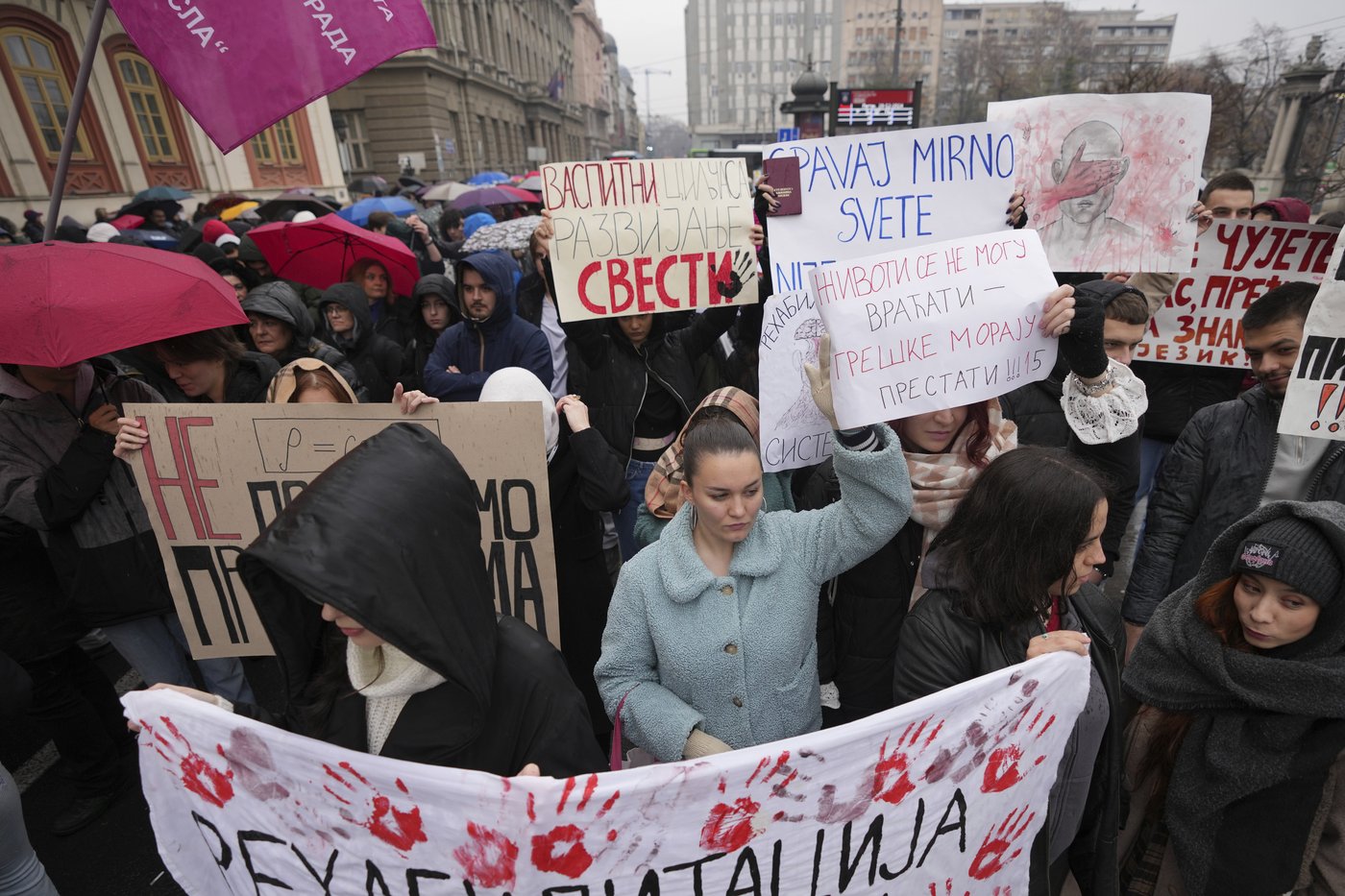 Student protests continue to challenge Serbia's populist government after a deadly canopy collapse | iNFOnews.ca