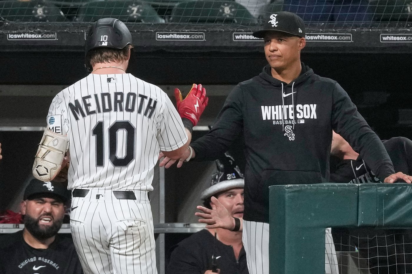 Luis Castillo strikes out 10 as the Chicago White Sox blank the Cincinnati Reds 5-0 | iNFOnews.ca