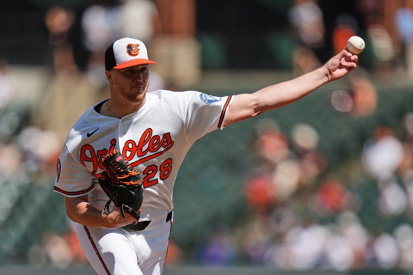 Rogers and Mayo help the Orioles snap their 6-game skid with a 6-4 win over Cleveland | iNFOnews.ca
