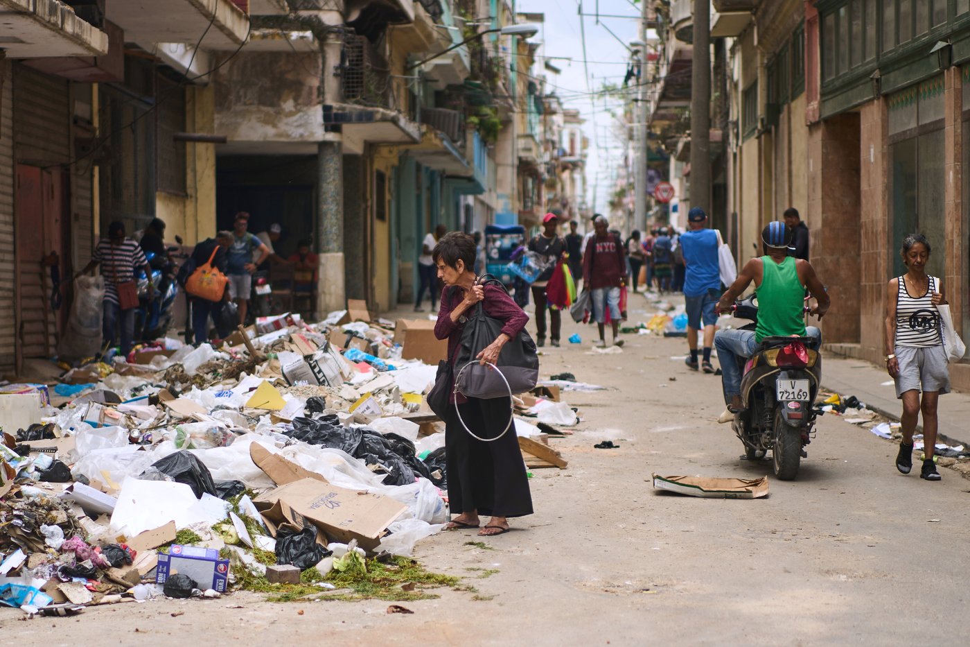 From beauty to transportation, a lack of water and power forces Cubans to change their routines | iNFOnews.ca