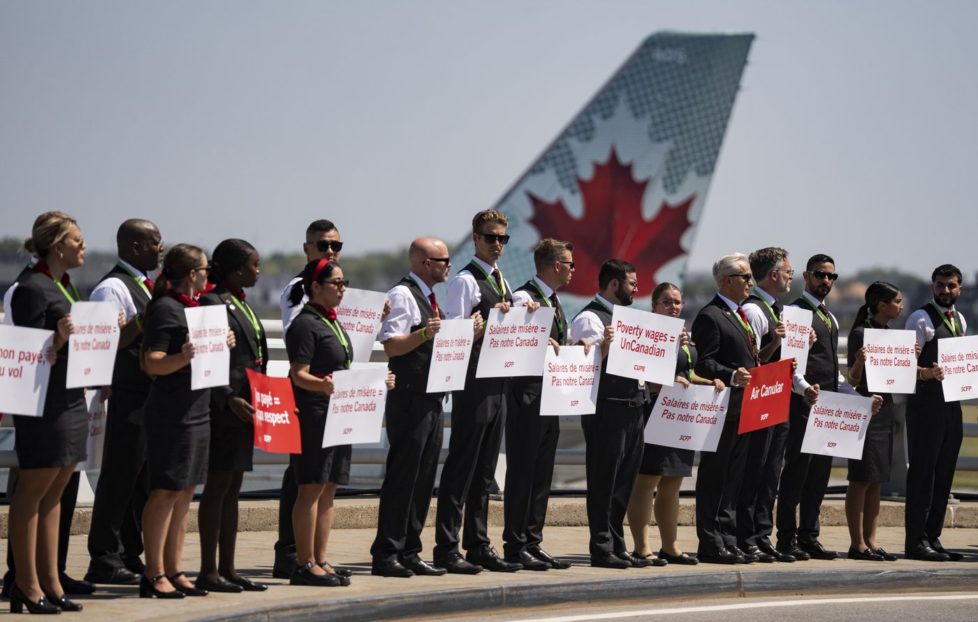 Air Canada flight attendants picket at 4 major airports as bargaining continues | iNFOnews.ca