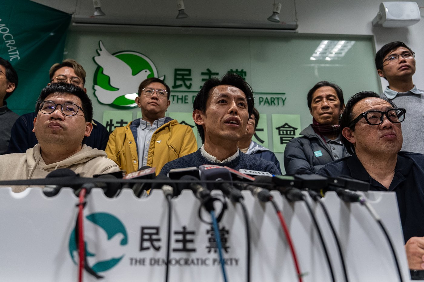 Hong Kong's biggest pro-democracy party votes to disband after more than 30 years of activism | iNFOnews.ca