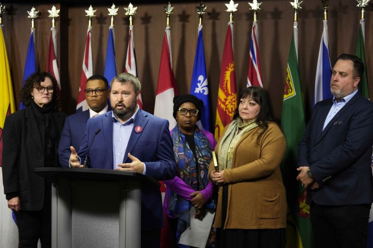 Health advocates say Liberals need to take a stance on Alberta's health privatization | iNFOnews.ca