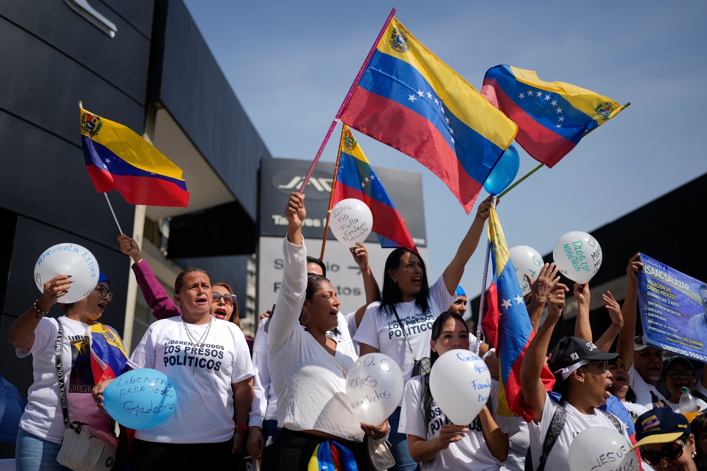 Families of Venezuelans detained for political activism demand their release outside infamous prison | iNFOnews.ca Families of Venezuelans detained for political activism demand their release outside infamous prison | iNFOnews.ca