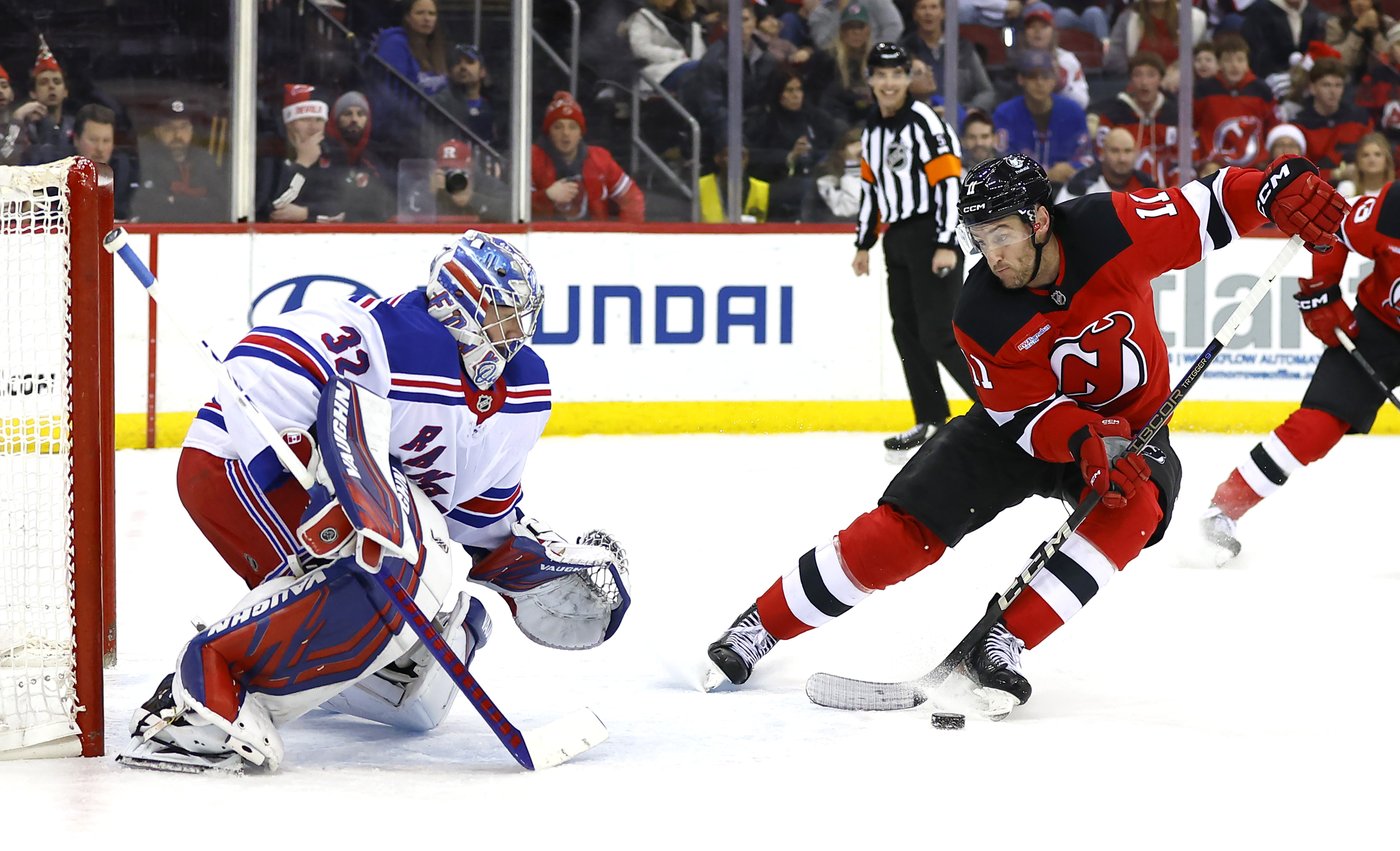 Jack Hughes scores twice, Markstrom posts second straight shutout as Devils beat Rangers, 5-0 | iNFOnews.ca Jack Hughes scores twice, Markstrom posts second straight shutout as Devils beat Rangers, 5-0 | iNFOnews.ca
