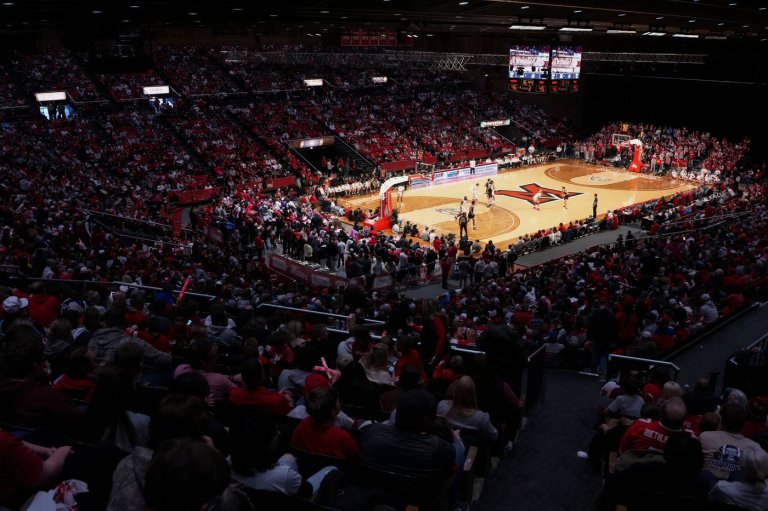 Miami University embracing the pressure as Division I’s last unbeaten | iNFOnews.ca