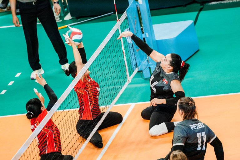 Canada misses chance to clinch spot in Paralympic women's sitting volleyball tourney | iNFOnews.ca