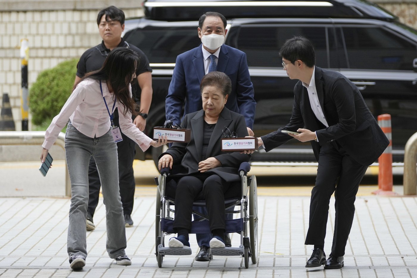 Unification Church leader arrested in bribery case involving former South Korean president's wife | iNFOnews.ca