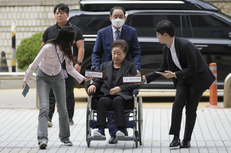 Court in South Korea issues arrest warrant for Unification Church leader in corruption case | iNFOnews.ca