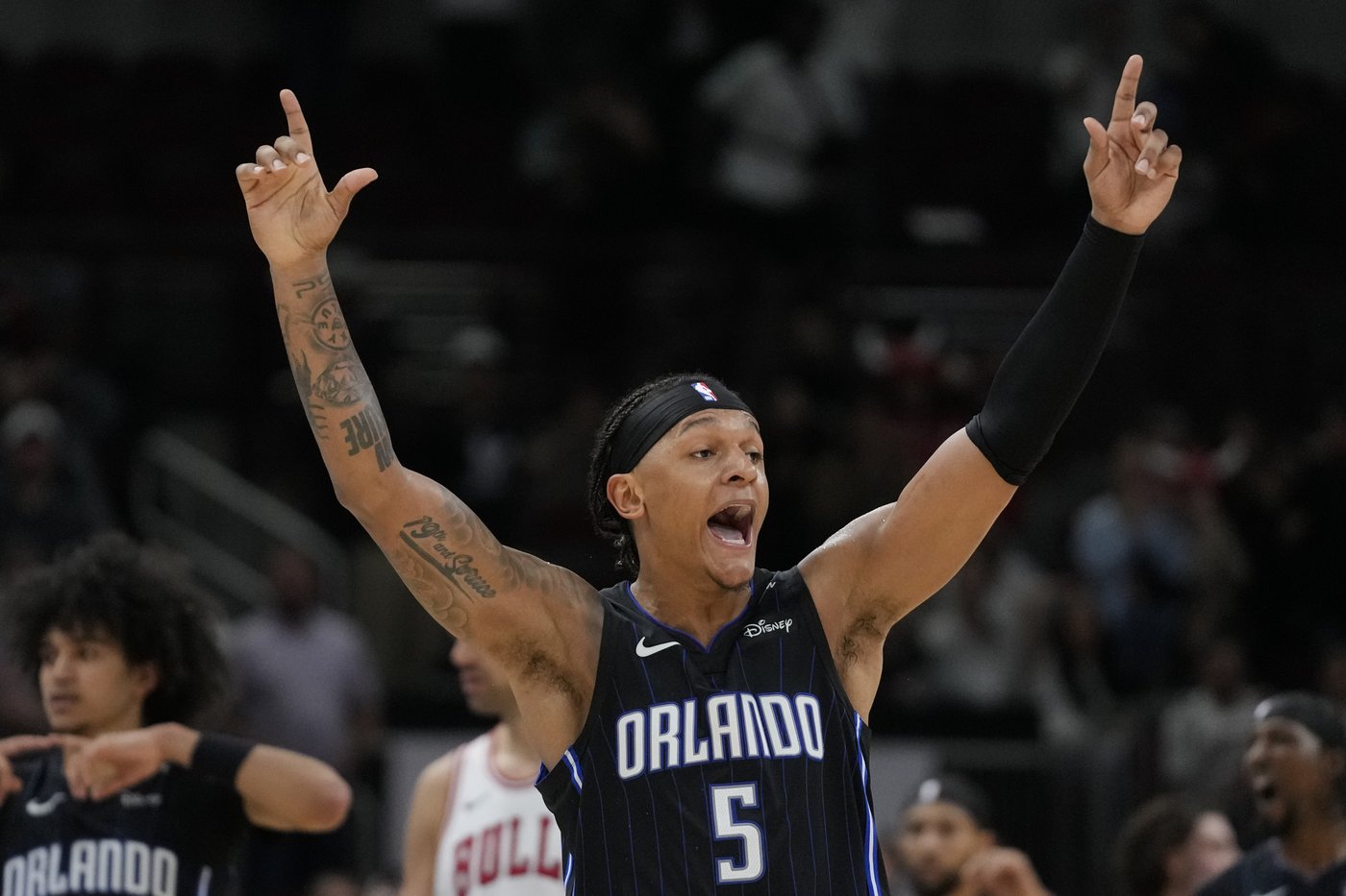 Bulls hold on to beat Magic 102-99 after both teams struggle in 4th quarter | iNFOnews.ca