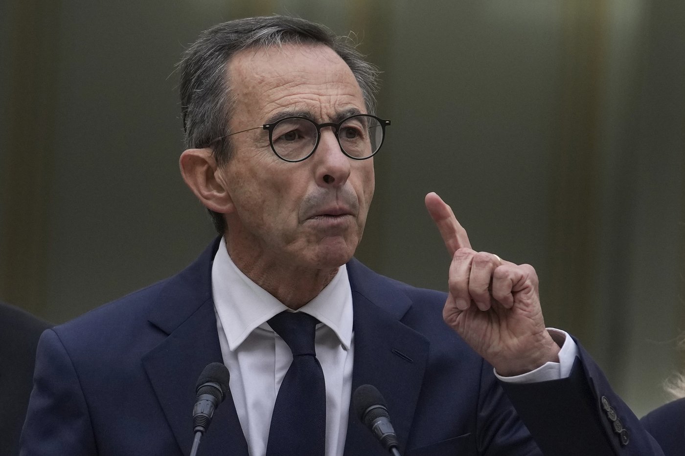 France's new government meets for the first time to discuss budget and migrant issues | iNFOnews.ca France's new government meets for the first time to discuss budget and migrant issues | iNFOnews.ca