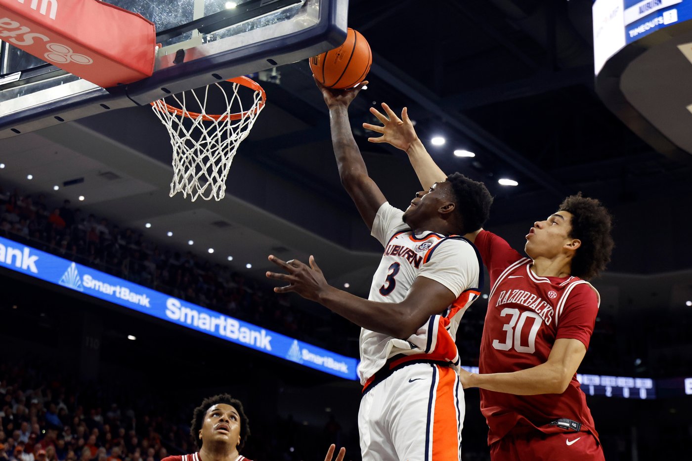 Hall's second straight 30-point game leads Auburn to 95-73 blowout against No. 15 Arkansas | iNFOnews.ca Hall's second straight 30-point game leads Auburn to 95-73 blowout against No. 15 Arkansas | iNFOnews.ca