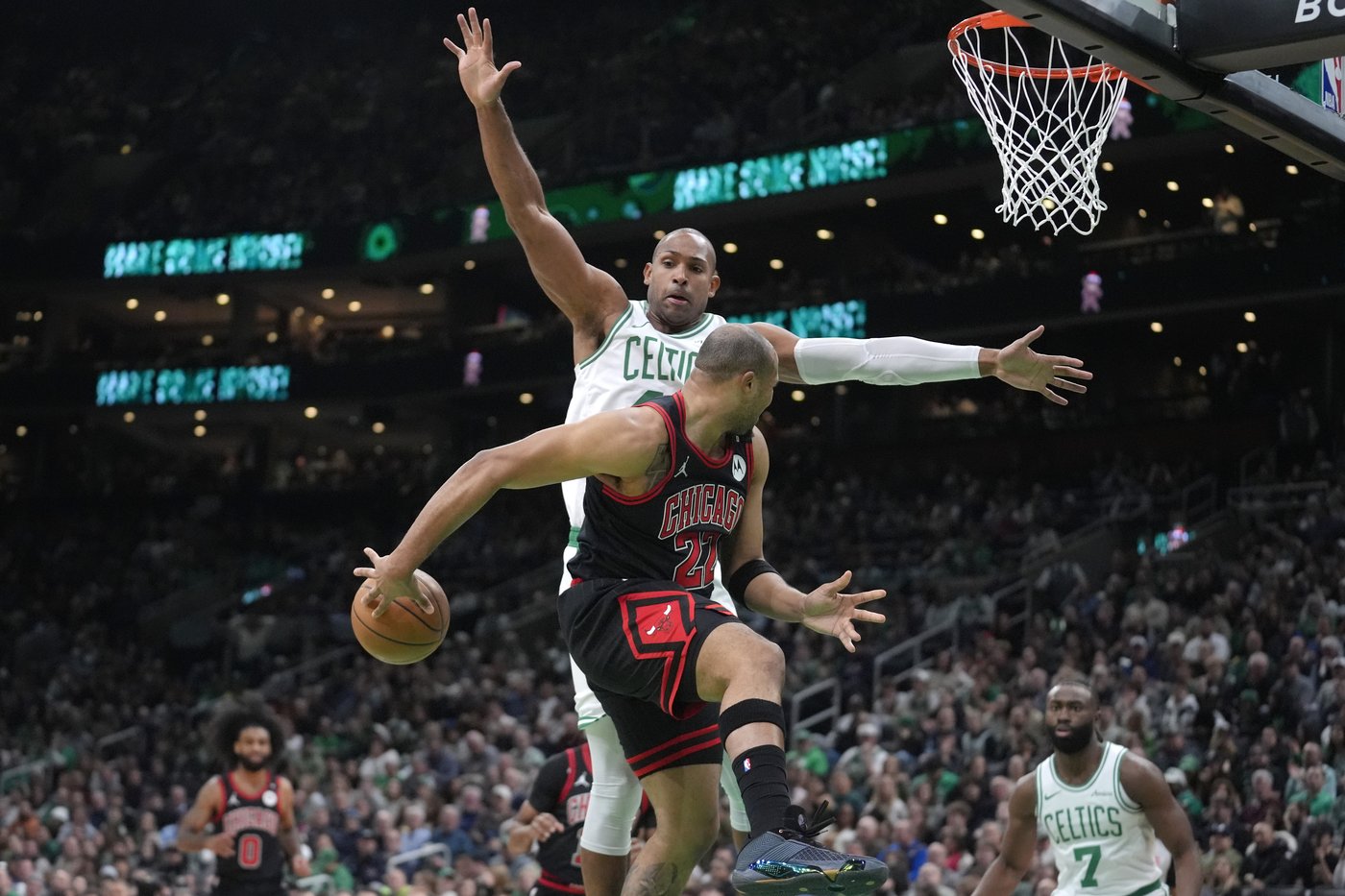 Zach LaVine scores season-high 36 points to help the Bulls hold off the Celtics 117-108 | iNFOnews.ca