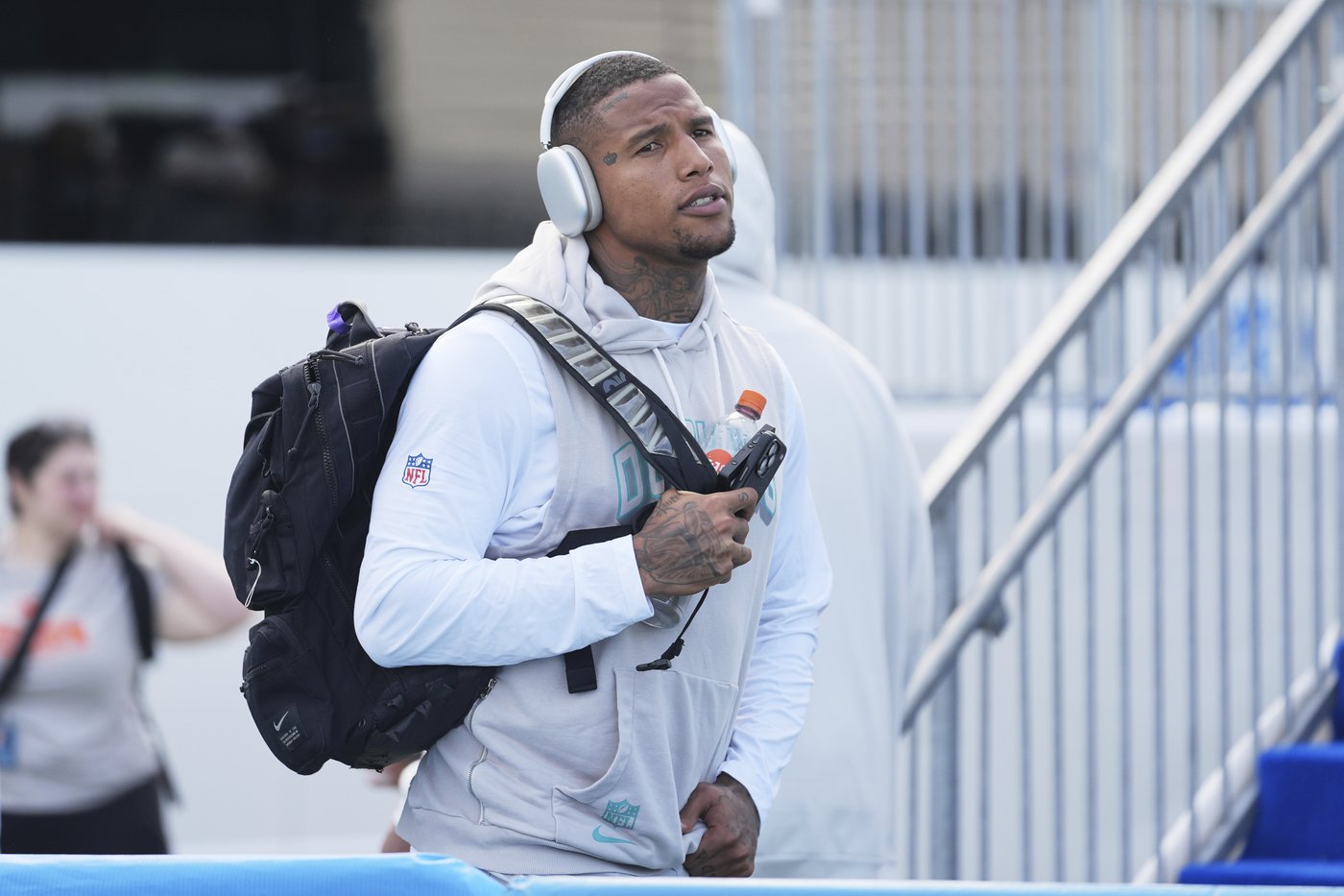 Dolphins' De'Von Achane likely will miss practice this week because of calf injury | iNFOnews.ca