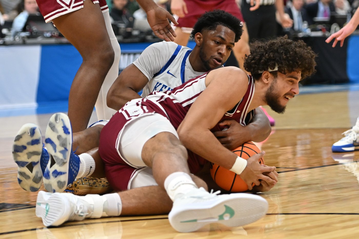 Otega Oweh's buzzer-beater saves Kentucky in 89-84 overtime win over Santa Clara in March Madness | iNFOnews.ca Otega Oweh's buzzer-beater saves Kentucky in 89-84 overtime win over Santa Clara in March Madness | iNFOnews.ca