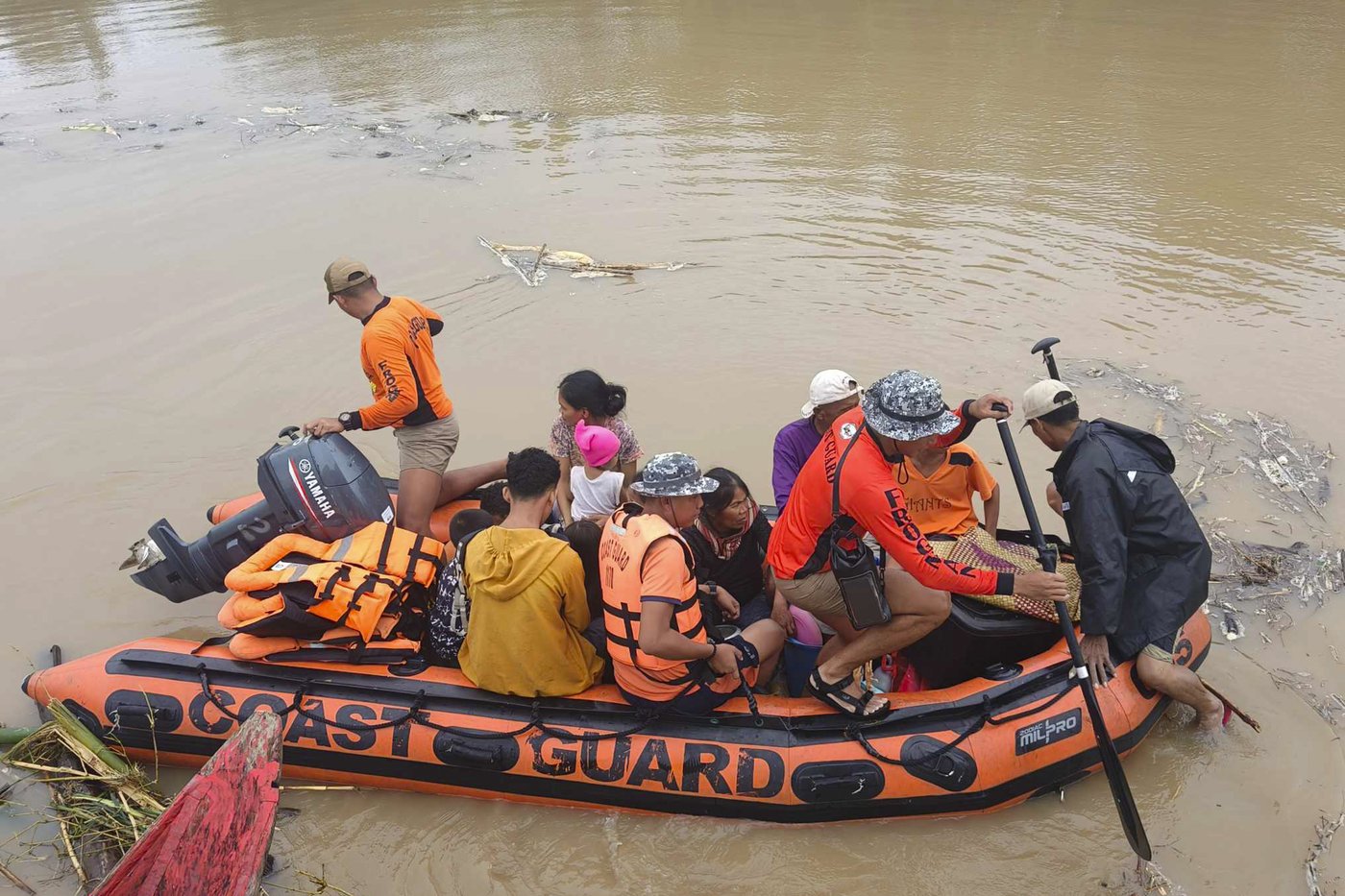 Tropical storm battering Philippines leaves at least 24 people dead in flooding and landslides | iNFOnews.ca