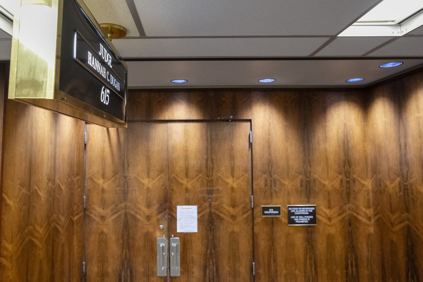 FBI arrests a Milwaukee judge accused of helping a man evade immigration authorities | iNFOnews.ca