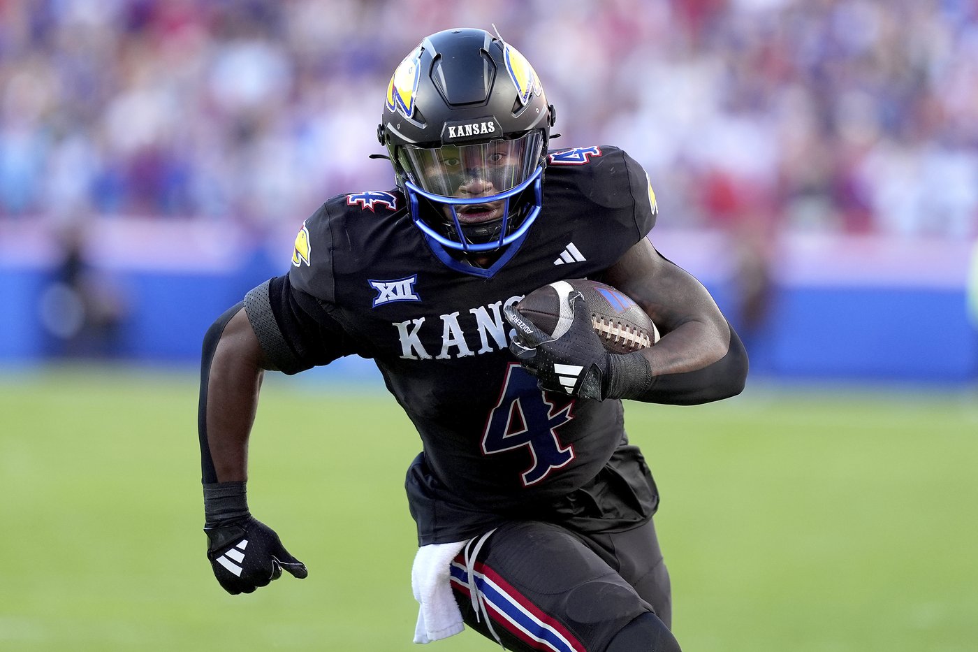 Devin Neal sets Kansas career rushing records in 45-36 victory over No. 17 Cyclones | iNFOnews.ca Devin Neal sets Kansas career rushing records in 45-36 victory over No. 17 Cyclones | iNFOnews.ca