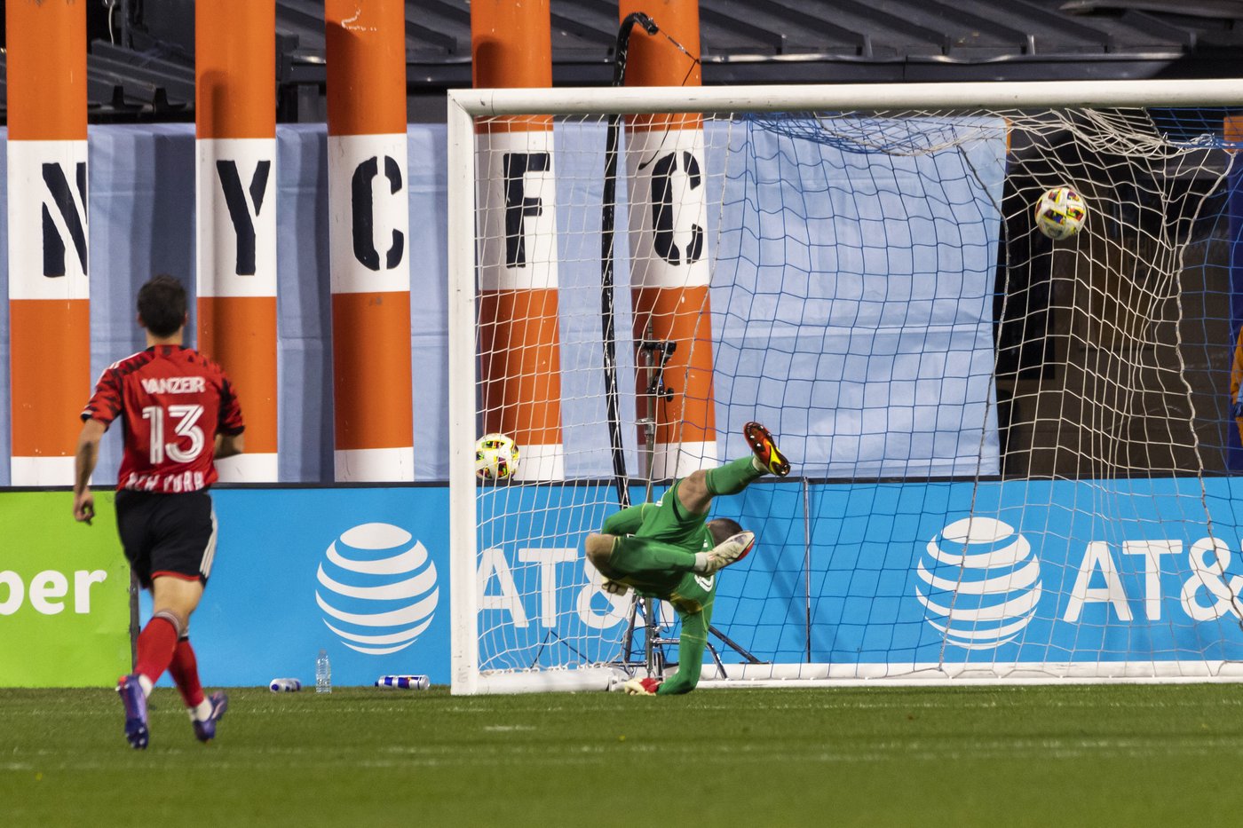 Red Bulls advance to Eastern Conference final after posting 2-0 victory over New York City FC | iNFOnews.ca